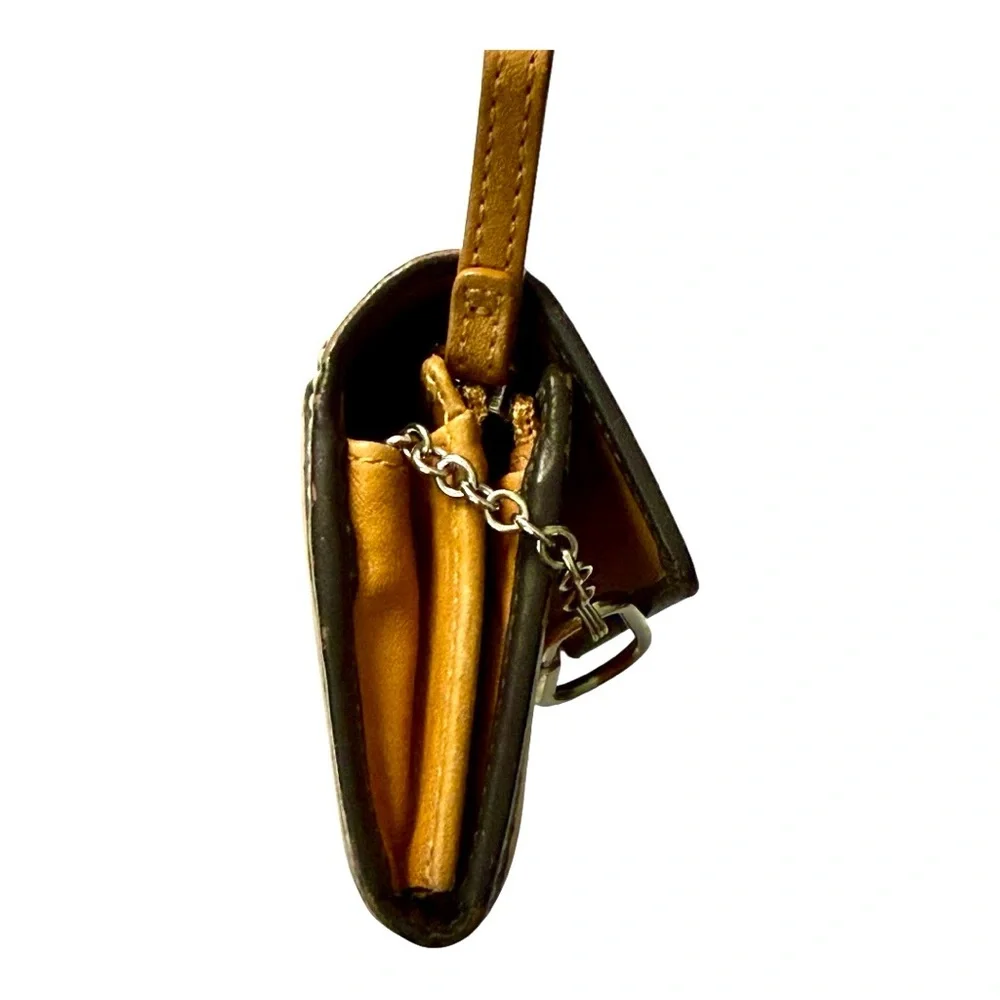 Coach Leatherwear 1941 Compact Wallet with Keychain - Picture 4 of 8